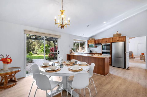 Elmwood, Your Private Garden Retreat Minutes From Berry - Darwin Holiday 3