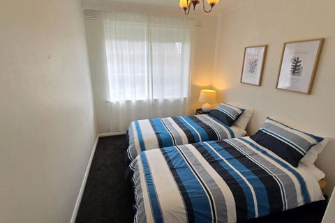 Elsternwick Easy Living - 2 Bedroom Sleeping 4 - Darwin Holiday 3