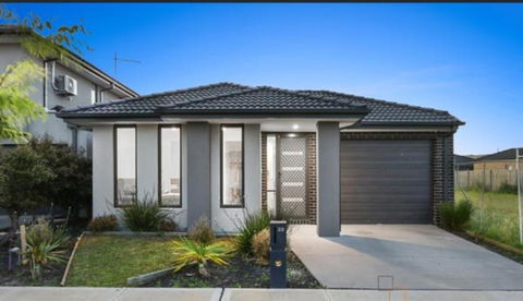 Entire 4 Bedroom Clyde North Home., No Sharing - Darwin Holiday 0