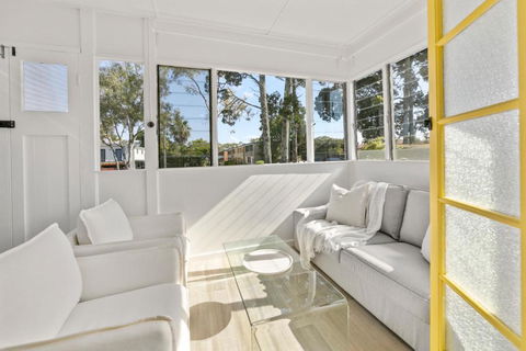 Entire Beach House On Bribie Island - Darwin Holiday 0