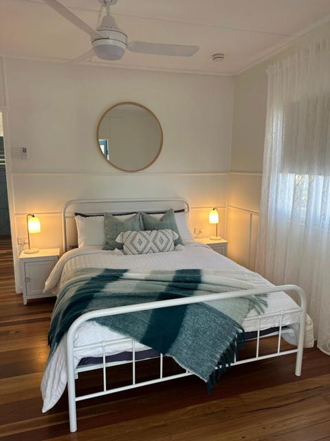 Entire Beach House On Bribie Island - Darwin Holiday 3
