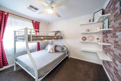 Escape To Adelaide Hills - Darwin Holiday 1