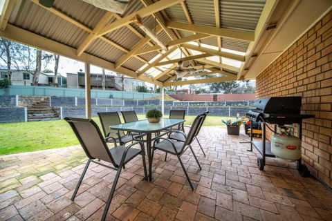 Escape To Adelaide Hills - Darwin Holiday 2