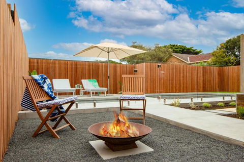 Escape To Blairgowrie 500m To Beach Cafes - Darwin Holiday 1