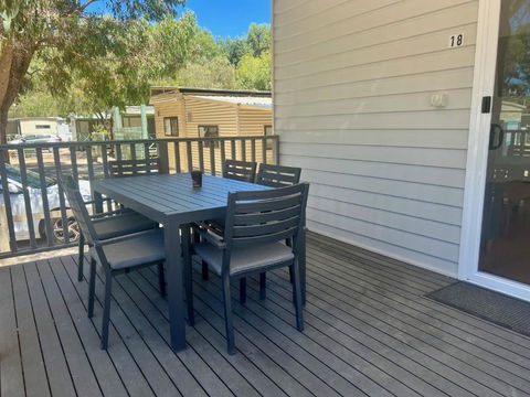Esperance Pink Lake Tourist Park - Darwin Holiday 1