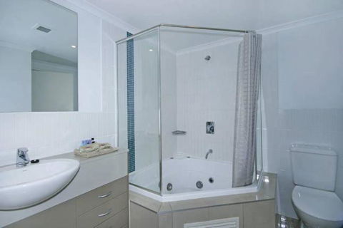 Ettalong Beach Luxury Apartments - Darwin Holiday 3