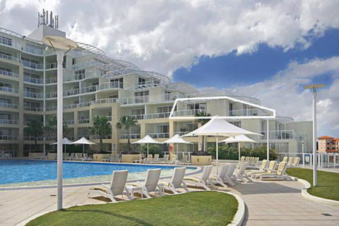 Ettalong Beach Luxury Apartments - Darwin Holiday 1