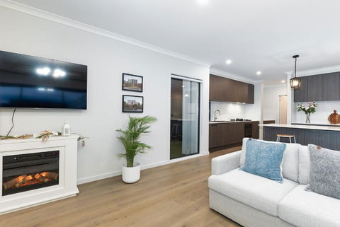 Everhome Lakeside Home - Darwin Holiday 3