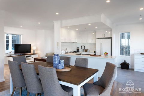 Exclusive Stays - Boulevard Penthouse - Darwin Holiday 3