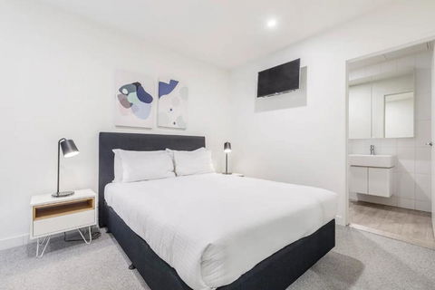 Executive Comfort Living Near La Trobe & RMIT Uni - Darwin Holiday 3