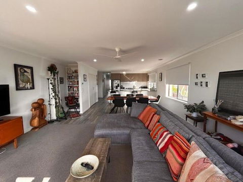 Executive Townhouse By The Lake - Darwin Holiday 3