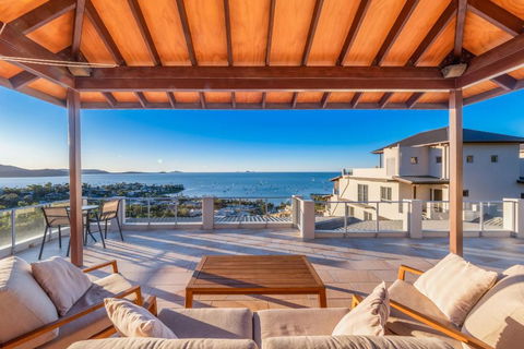 Executive Whitsunday Penthouse At 40 Reflections - Darwin Holiday 0