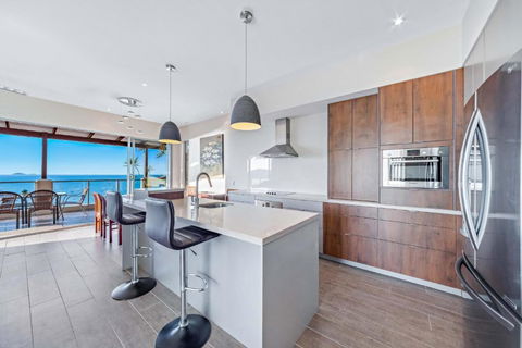 Executive Whitsunday Penthouse At 40 Reflections - Darwin Holiday 3
