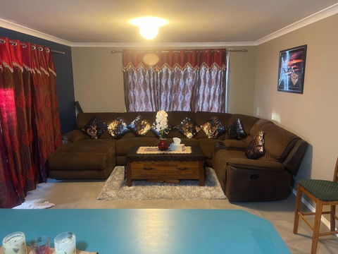 Entire Residential 3 Bedroom And 2 Bathrooms Home And Family Home - Darwin Holiday 3