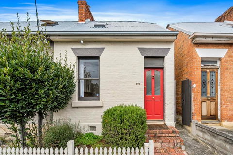 Explore South Hobart Village From An 1855 Cottage - Darwin Holiday 0