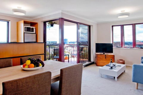 Expansive Views From Sydney 1 Bedroom Apartment - Darwin Holiday 2
