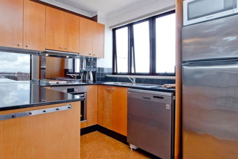 Expansive Views From Sydney 1 Bedroom Apartment - Darwin Holiday 4