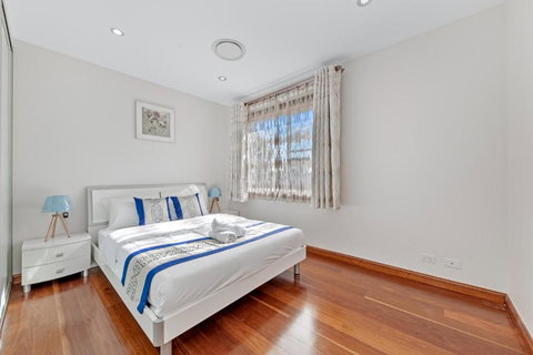 Exquisite Chinese Style Garden - Darwin Holiday 1