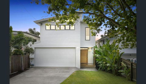 Exquisite Family Home & Pool - Darwin Holiday 0