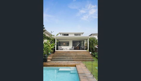 Exquisite Family Home & Pool - Darwin Holiday 4