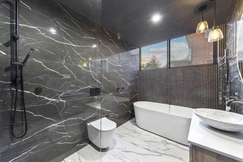 Exquisite Home With Pool & National Park Views - Darwin Holiday 1