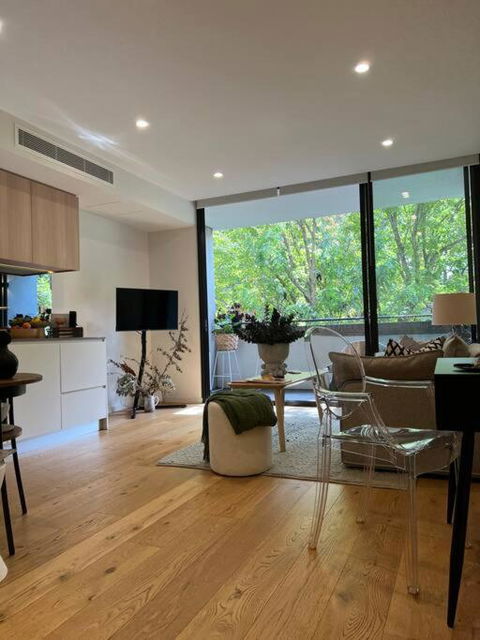 Exquisite Inner City Modern 1 Bedroom Apt - Darwin Holiday 0