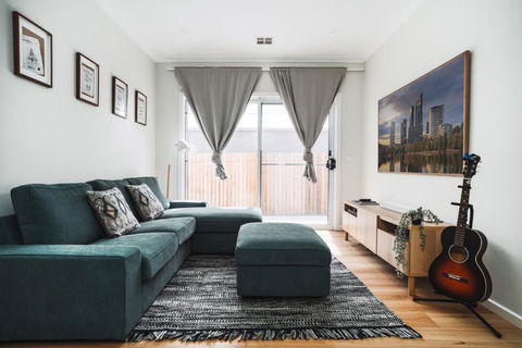 Exquisitely Spacious 3-Bed Home - Darwin Holiday 1
