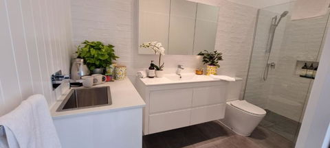 Fab 4brm Home With Pool A 15 Min Walk To Beach - Darwin Holiday 4