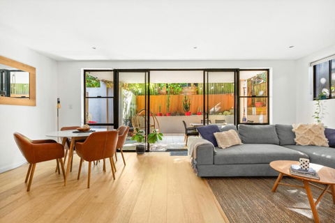 Fab Bondi 2-Bed With Courtyard & Alfresco Dining - Darwin Holiday 0