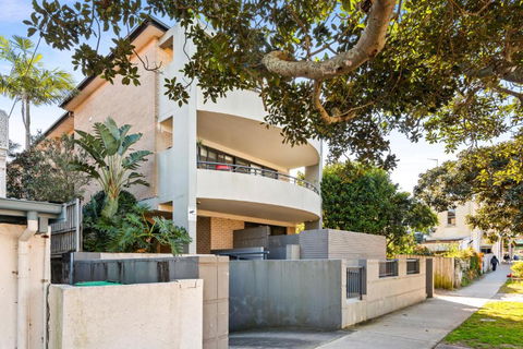 Fab Bondi 2-Bed With Courtyard & Alfresco Dining - Darwin Holiday 4