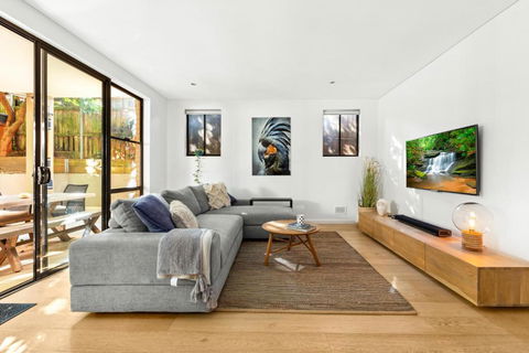 Fab Bondi 2-Bed With Courtyard & Alfresco Dining - Darwin Holiday 2