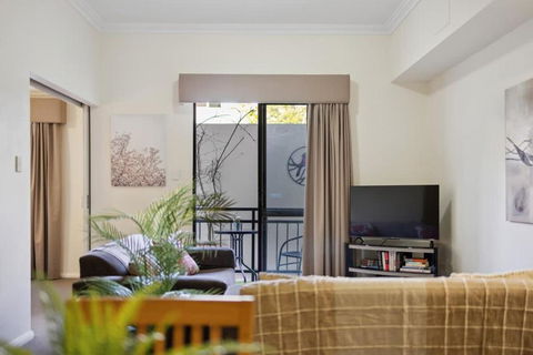 Fabulous Apt In Northbridge With Pool & WiFi - Darwin Holiday 1