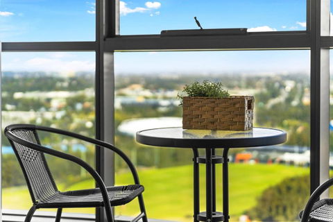 Fabulous View Apartment In Sydney Olympic Park - Darwin Holiday 1