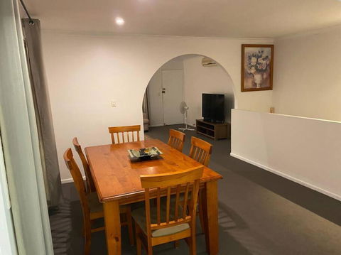 FAMILY 3-bedroom Everton Hills Apartment - Darwin Holiday 0
