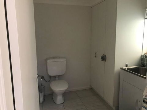 Family Beach House - Spacious W Yard AC Car Space - Darwin Holiday 2