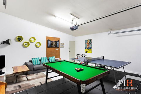 Family Entertainer Sleeps 10 - Darwin Holiday 2