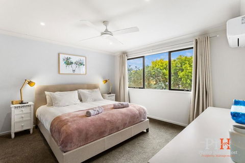 Family Entertainer Sleeps 10 - Darwin Holiday 3