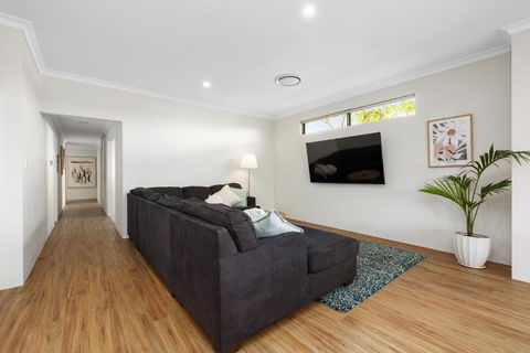 Family Friendly Close 2 Airport, Optus, Crown & City - Darwin Holiday 2