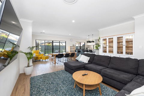 Family Friendly Close 2 Airport, Optus, Crown & City - Darwin Holiday 0