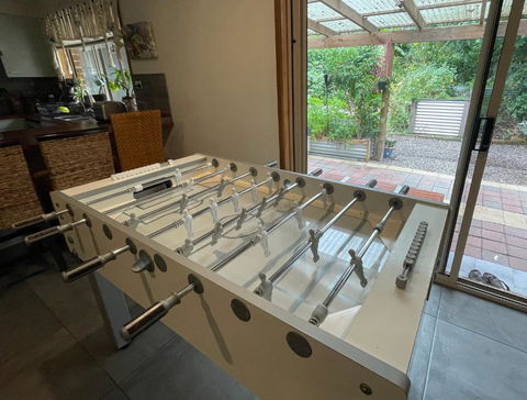 Family Home, Close To Beach And Town - Darwin Holiday 4