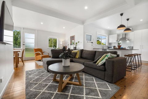 Family Home In East Orange - Cosy & Spacious - Darwin Holiday 0