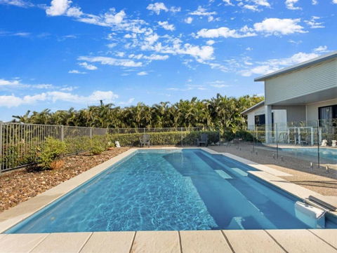 Family Home With Sea Views - Darwin Holiday 0