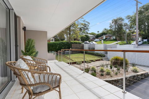 Family Retreat Close To Wamberal Beach - Darwin Holiday 4