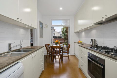 Family Terrace Home Close To Oxford Street And CBD - Darwin Holiday 2