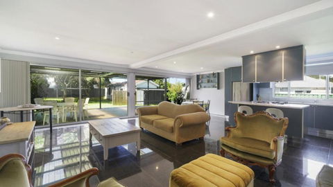 Family Tides - Umina Beach - Darwin Holiday 2