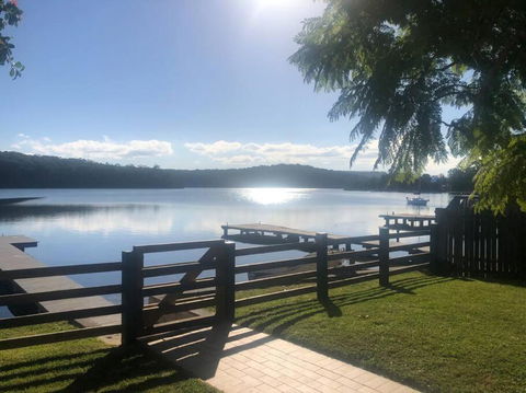 Fantastic Log Cabin On Burrill Lake With Own Jetty - Pet Friendly - Darwin Holiday 1
