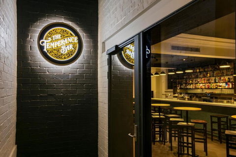 Farmers Home Hotel - Darwin Holiday 1