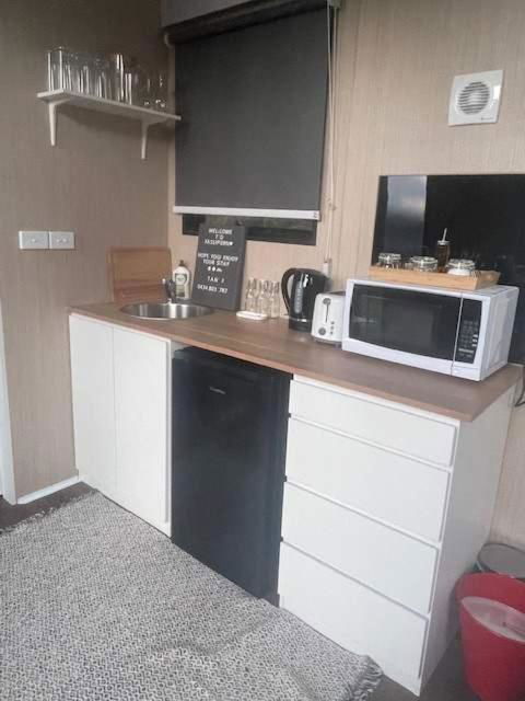 Fassifern Tiny House 1 By Tiny Away - Darwin Holiday 3