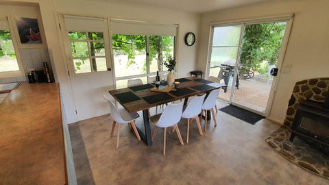 Feathertop Views And Barn - Darwin Holiday 4