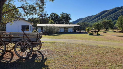 Feathertop Views And Barn - Darwin Holiday 0